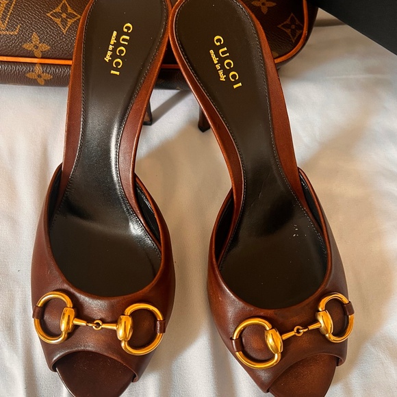 Gucci Sandals - Picture 1 of 3